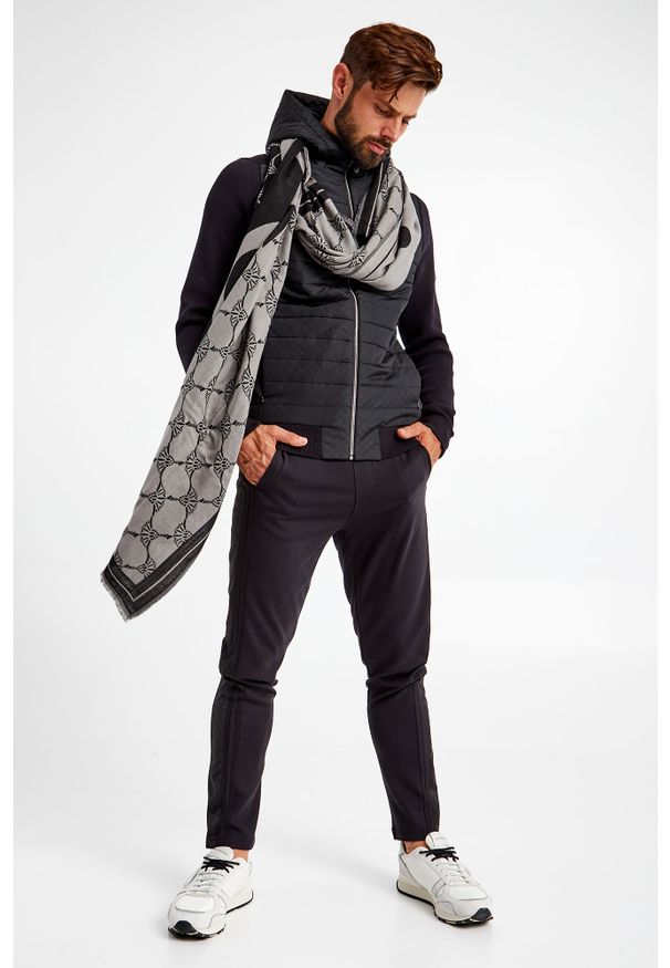 SZAL LARUS JOOP!. Materiał: materiał, wiskoza. Styl: klasyczny