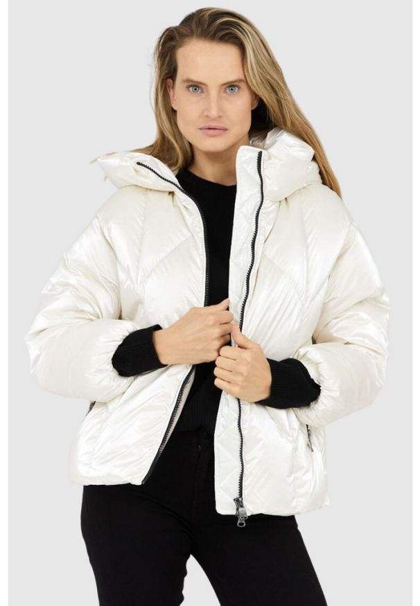 Hetrego - HETREGO Perłowa kurtka damska z kapturem Muriel, Rozmiar 36 EU - 40 IT. Typ kołnierza: kaptur. Kolor: biały