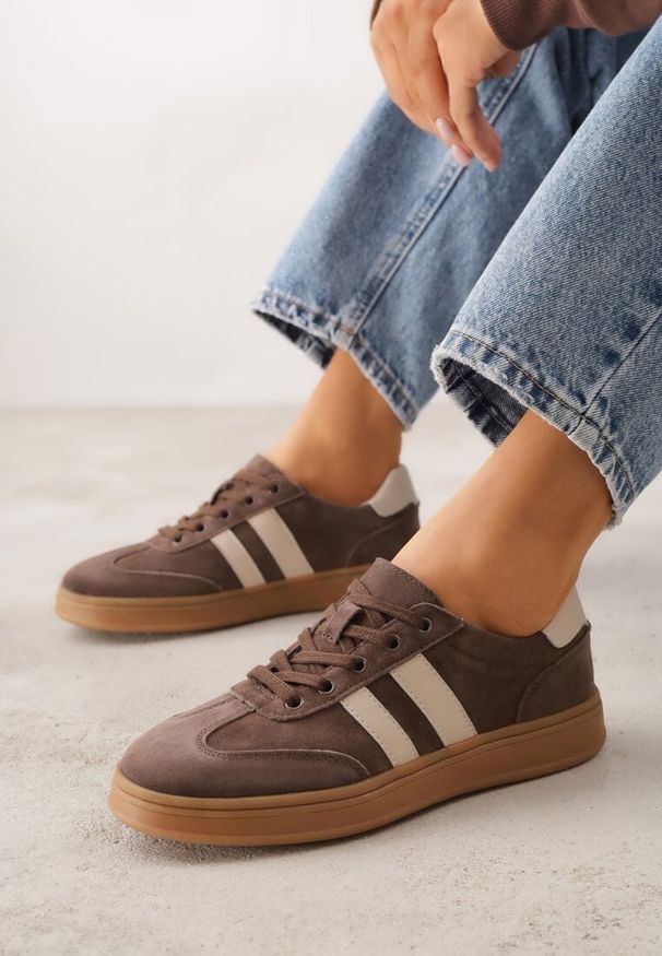 Renee - Ciemnobrązowe Sneakersy ze Skóry Naturalnej z Geometrycznym Wzorem Zetisius. Okazja: na co dzień. Kolor: brązowy. Materiał: skóra. Wzór: geometria