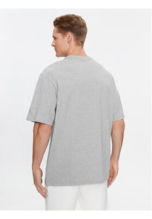 Reebok T-Shirt Sporting Goods II0674 Szary Regular Fit. Kolor: szary. Materiał: bawełna
