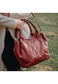 Shopperka SHE skóra import worek czerwona. Kolor: czerwony. Materiał: skórzane. Styl: elegancki, casual