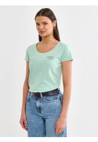 Big-Star - Koszulka damska z nadrukiem na piersi zielona Nika 315. Kolor: zielony. Materiał: jeans, bawełna, tkanina. Wzór: nadruk. Sezon: wiosna, lato. Styl: klasyczny, sportowy #6