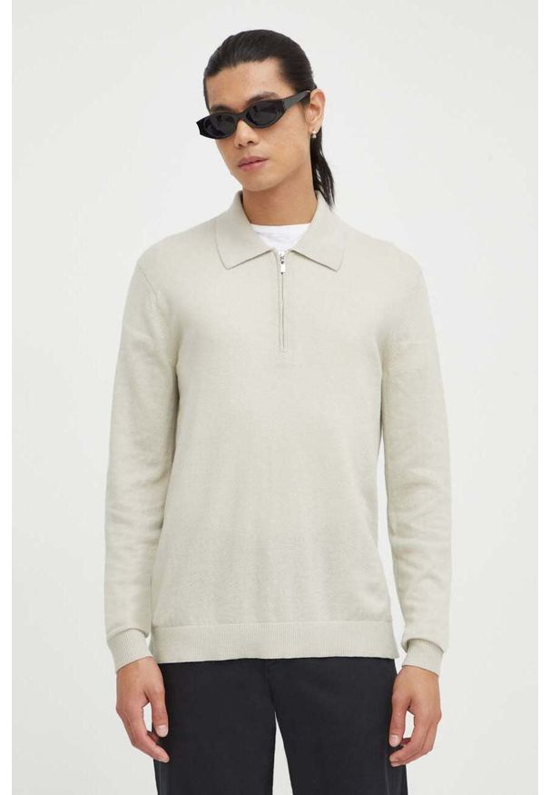 TIGER OF SWEDEN - Tiger Of Sweden sweter wełniany męski kolor beżowy lekki. Kolor: beżowy. Materiał: wełna. Długość rękawa: długi rękaw. Długość: krótkie