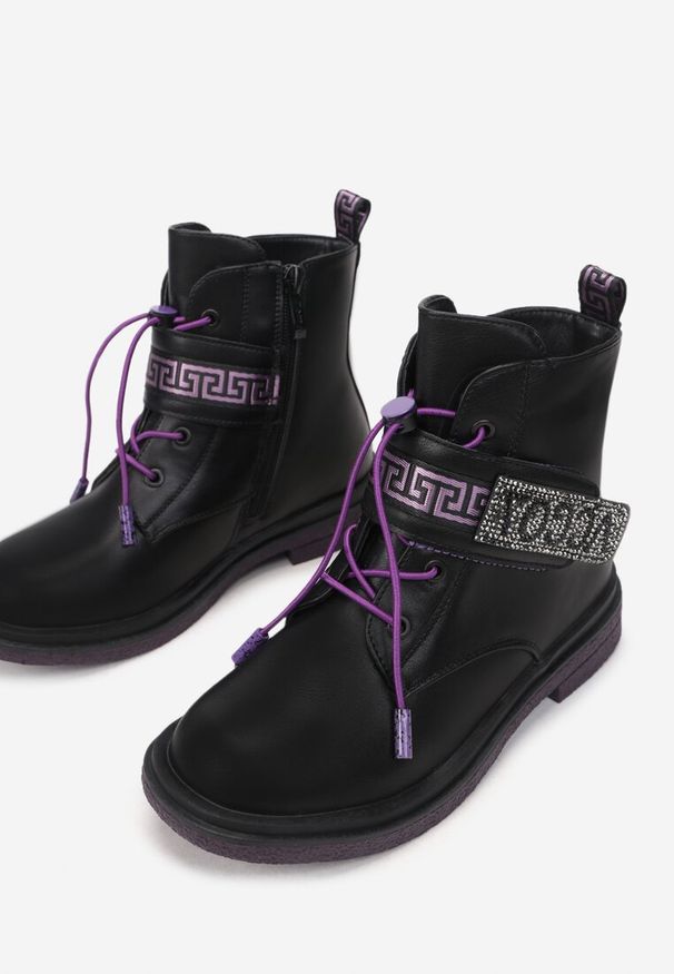 Born2be - Czarno-Fioletowe Botki Diomeope. Okazja: na uczelnię, na co dzień. Kolor: czarny. Materiał: jeans. Wzór: aplikacja. Styl: elegancki, casual