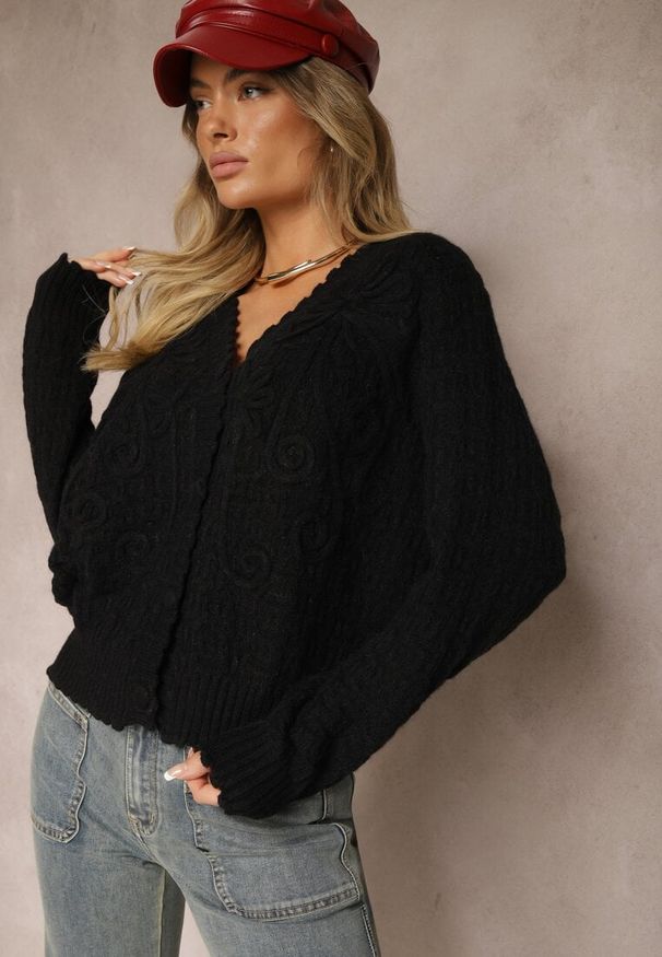 Renee - Czarny Kardigan w Stylu Oversize z Guzikami i Ozdobnymi Tłoczeniami Palabia. Kolor: czarny. Sezon: zima