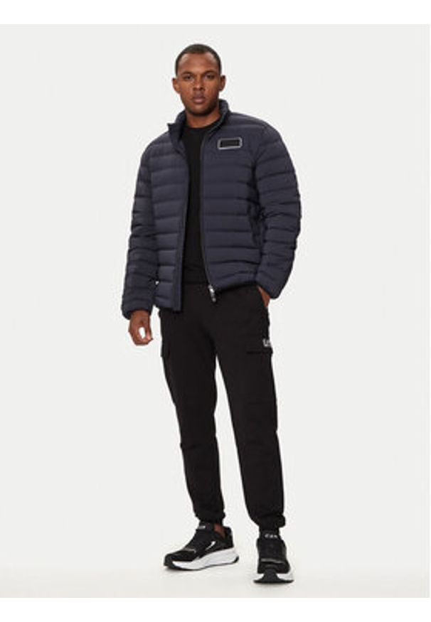 EA7 Emporio Armani Kurtka puchowa 6DPB14 PNHAZ 1562 Granatowy Regular Fit. Kolor: niebieski. Materiał: syntetyk