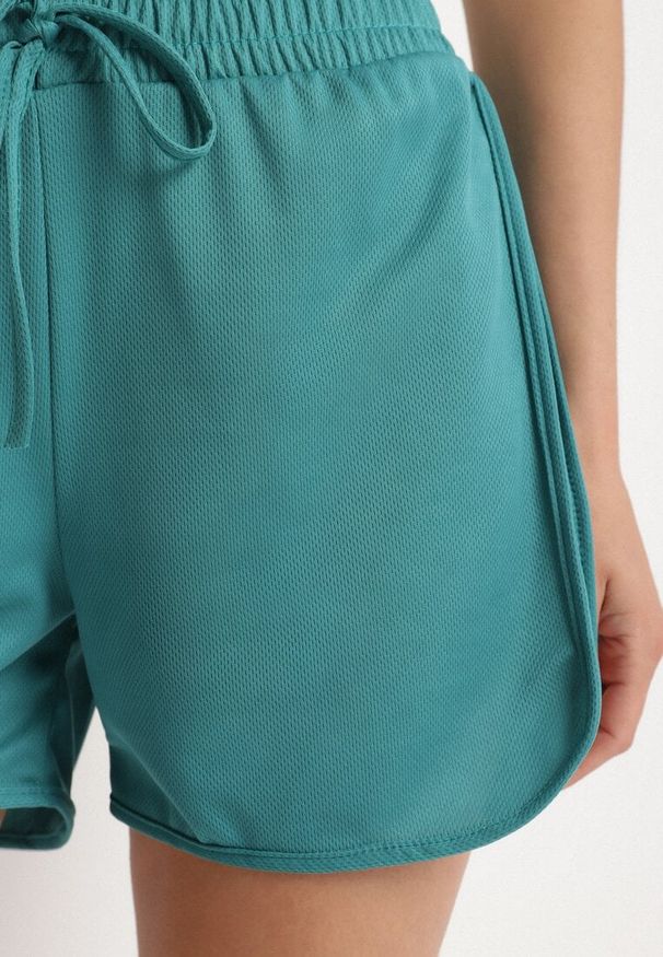 Born2be - Ciemnozielone Szorty z Gumką w Pasie i Ozdobnym Sznurkiem Milarisa. Okazja: na co dzień. Kolor: zielony. Styl: klasyczny, elegancki, casual