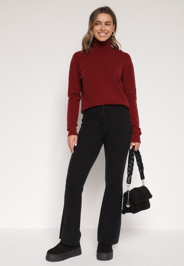 Born2be - Czarne Spodnie Dzwony z Dzianiny z Wiskozą Zetiva. Kolor: czarny. Materiał: wiskoza, dzianina