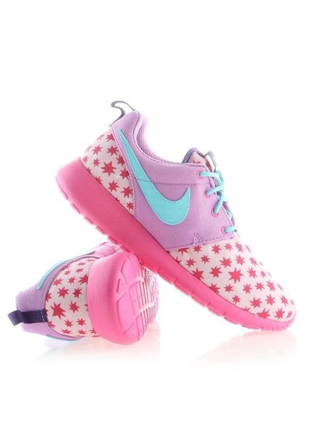 Buty Nike Roshe One Print (GS) W 677784-604 wielokolorowe. Okazja: na co dzień. Kolor: wielokolorowy. Wzór: nadruk. Model: Nike Roshe