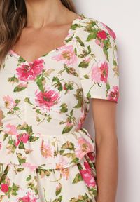 Born2be - Beżowo-Różowa Sukienka z Bufiastymi Rękawami i Falbanami Ceragia. Okazja: na wesele, na randkę, na ślub cywilny. Kolor: beżowy. Wzór: kwiaty. Styl: klasyczny, elegancki #4