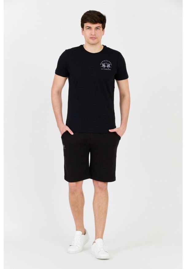 La Martina - LA MARTINA Czarny t-shirt z dużym logo. Kolor: czarny