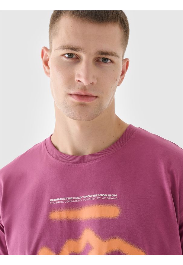 4f - 4F T-shirt oversize z nadrukiem męski - czerwony M. Okazja: na co dzień. Kolor: czerwony. Materiał: dzianina, jersey, bawełna. Długość rękawa: krótki rękaw. Długość: krótkie. Wzór: nadruk. Styl: sportowy, klasyczny, casual