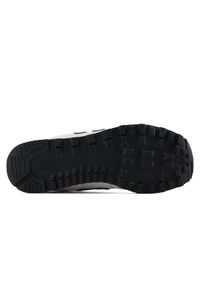 Buty dziecięce New Balance G5744LM – beżowe. Okazja: na co dzień, na uczelnię. Kolor: beżowy. Materiał: zamsz, syntetyk, materiał. Szerokość cholewki: normalna. Model: New Balance 574. Sport: turystyka piesza #2