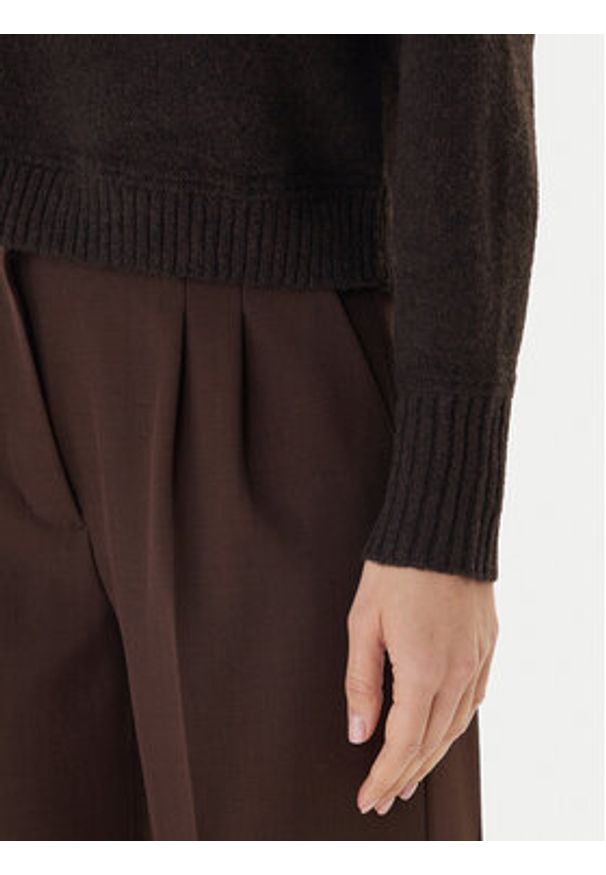 Vero Moda Sweter Aquarius 10331898 Brązowy Regular Fit. Kolor: brązowy. Materiał: syntetyk
