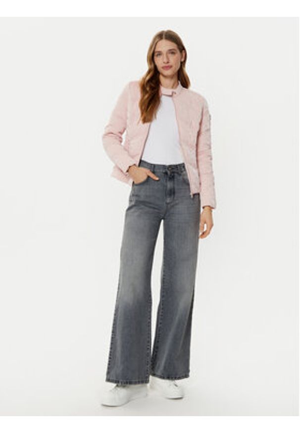Guess Kurtka puchowa W5RL00 WGV30 Różowy Regular Fit. Kolor: różowy. Materiał: syntetyk