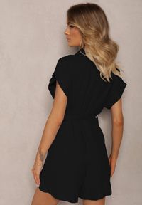 Renee - Czarny Taliowany Kombinezon Wiązany w Pasie Zapinany na Guziki Tenadea. Okazja: na co dzień. Kolor: czarny. Wzór: aplikacja. Styl: elegancki, casual