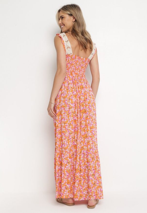 Born2be - Pomarańczowa Rozkloszowana Sukienka Maxi z Szydełkową Górą Sertona. Kolor: pomarańczowy. Materiał: tkanina. Długość rękawa: na ramiączkach. Długość: maxi