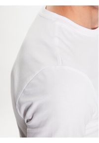 Guess T-Shirt M3YI26 J1314 Biały Slim Fit. Kolor: biały. Materiał: bawełna #4