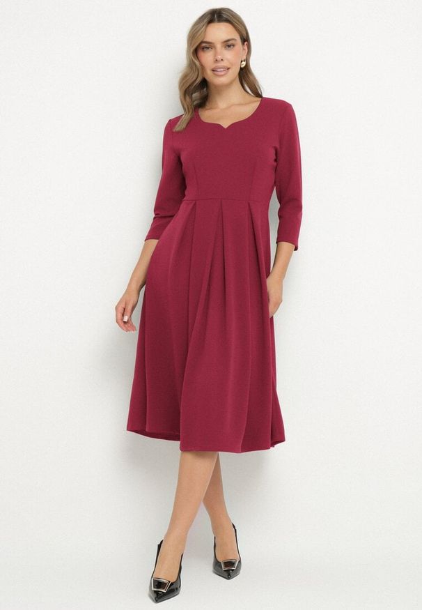 Born2be - Ciemnoróżowa Rozkloszowana Sukienka z Rękawem 3/4 Nomiel. Typ kołnierza: dekolt w kształcie V. Kolor: różowy. Typ sukienki: rozkloszowane. Styl: klasyczny, elegancki