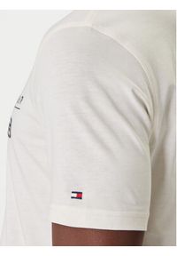 TOMMY HILFIGER - Tommy Hilfiger T-Shirt Modern Ath Graphic MW0MW41471 Écru Regular Fit. Materiał: bawełna #5