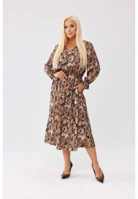 Moda Size Plus Iwanek - Wiskozowa sukienka Marlen MIDI w abstrakcyjny wzór - z gumką w pasie i kieszeniami PLUS SIZE XXL OVERSIZE JESIEŃ. Okazja: na co dzień. Kolekcja: plus size. Wzór: nadruk. Typ sukienki: oversize, dla puszystych. Materiał: wiskoza. Długość rękawa: długi rękaw. Sezon: jesień. Styl: elegancki, casual, klasyczny. Długość: midi