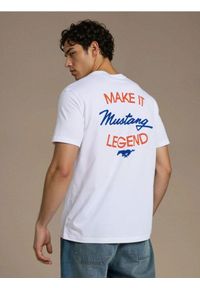 Sinsay - Bawełniana koszulka z nadrukiem na plecach Ford - biały. Kolor: biały. Materiał: bawełna. Wzór: nadruk #1