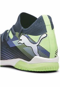 Puma - Młodzieżowe buty piłkarskie FUTURE 7 MATCH IT PUMA. Okazja: na co dzień. Kolor: biały, szary, żółty, wielokolorowy. Materiał: materiał, syntetyk. Szerokość cholewki: normalna. Sport: piłka nożna
