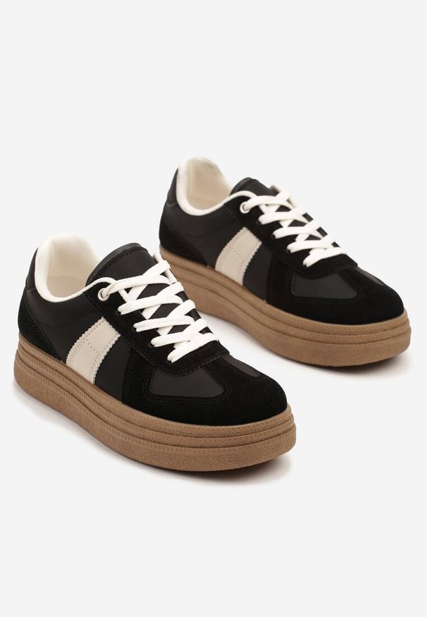 Renee - Czarne Sneakersy w Stylu Kultowych Tenisówek na Grubej Podeszwie Nanniris. Okazja: na co dzień. Zapięcie: sznurówki. Kolor: czarny. Materiał: jeans