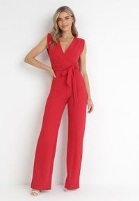 Born2be - Czerwony Kombinezon z Kopertowym Dekoltem i Wiązaniem w Talii Vannessa. Kolekcja: dla wysokich. Kolor: czerwony. Materiał: prążkowany, materiał. Długość: długie #1