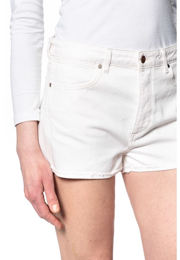 Wrangler - WRANGLER THE SHORT VINTAGE WHITE W27XWMX1Y 112128211. Materiał: jeans. Styl: vintage