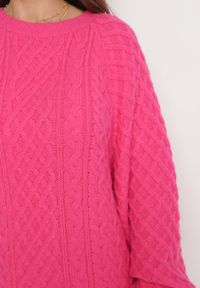 Born2be - Fuksjowy Sweter o Wydłużonym Fasonie z Modnym Splotem Ahexa. Kolor: różowy. Długość: długie. Wzór: ze splotem #3