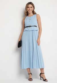 Born2be - Niebieska Sukienka Bez Rękawów z Plisami i Paskiem z Klamrą Iffale. Okazja: na spacer, na co dzień. Kolor: niebieski. Długość rękawa: bez rękawów. Styl: casual, klasyczny #7
