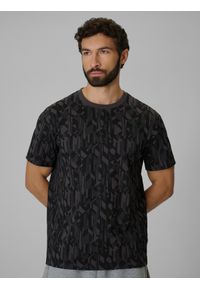 4f - 4F T-shirt regular z nadrukiem męski - czarny L. Okazja: na co dzień. Kolor: czarny. Materiał: bawełna, materiał. Wzór: nadruk. Styl: casual #1