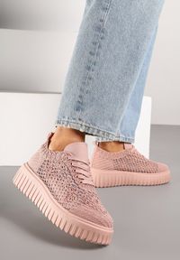 Renee - Różowe Sneakersy Vices na Platformie z Ażurową Cholewką Lumerise. Okazja: na co dzień. Kolor: różowy. Szerokość cholewki: normalna. Wzór: ażurowy. Obcas: na platformie