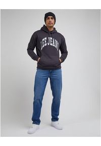 Lee - LEE VARSITY HOODIE MĘSKA BLUZA Z KAPTUREM LOGO WASHED BLACK LL80RFON. Okazja: na co dzień. Typ kołnierza: kaptur. Materiał: wiskoza, jeans, materiał, bawełna. Długość rękawa: długi rękaw. Długość: długie. Wzór: melanż. Sezon: zima, jesień. Styl: casual #4