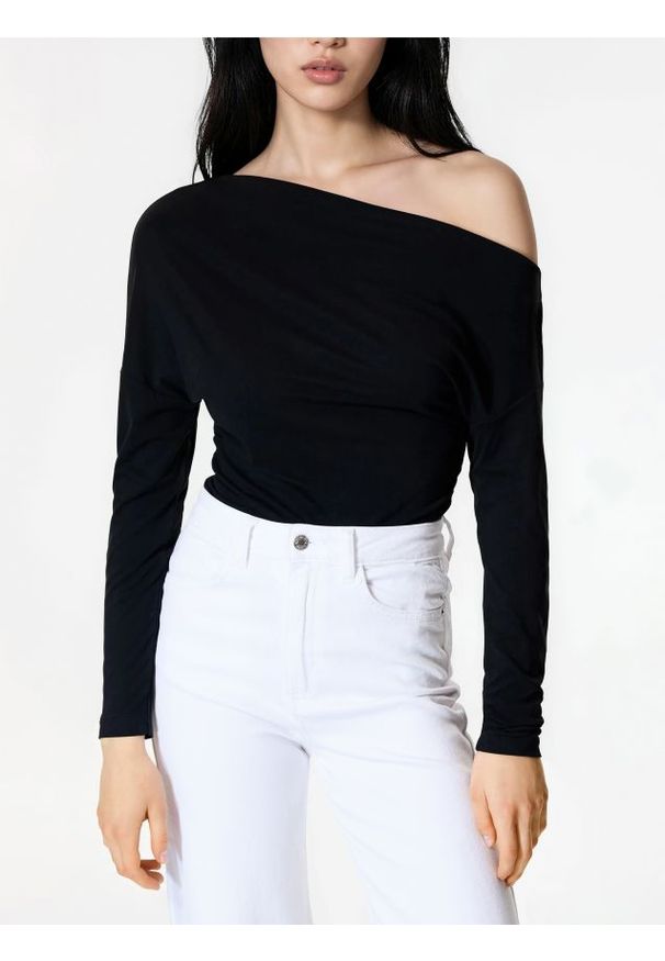 Reserved - Bluzka z modalem - czarny. Kolor: czarny. Materiał: dzianina