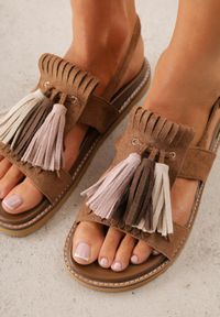 Renee - Brązowe Sandały VICES z Frędzlami w Stylu Boho Wind. Okazja: na spacer. Zapięcie: sprzączka. Kolor: brązowy. Materiał: jeans, len. Styl: boho #8
