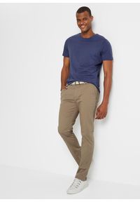 bonprix - Spodnie chino ze stretchem, w wygodnym fasonie z paskiem, Regular Fit Straight. Kolor: beżowy, zielony