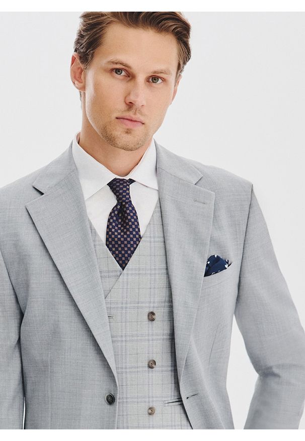 Pako Lorente - PAKO LORENTE - Gładka szara marynarka garniturowa. Okazja: na spotkanie biznesowe. Kolor: szary. Materiał: poliester, wełna. Wzór: gładki. Sezon: jesień. Styl: biznesowy