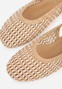 Renee - Ciemnobeżowe Plecione Baleriny Typu Slingback Ellariell. Okazja: na co dzień. Kolor: brązowy. Materiał: jeans, koronka. Wzór: ze splotem, koronka. Styl: casual #6