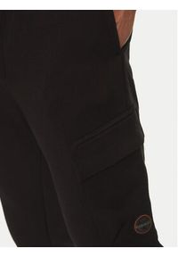 Napapijri Spodnie dresowe M-Badge NP0A4I33 Czarny Regular Fit. Kolor: czarny. Materiał: syntetyk, bawełna #5