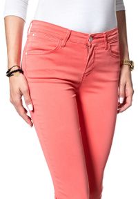 Wrangler - SPODNIE WRANGLER DAMSKIE SKINNY CROP CORAL W28MHL12B. Materiał: materiał #6