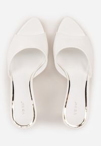 Born2be - Białe Klapki VICES na Szpilce z Wyciętą Cholewką Twinkle. Okazja: na imprezę, do pracy, na co dzień. Kolor: biały. Obcas: na szpilce. Styl: casual, elegancki #6