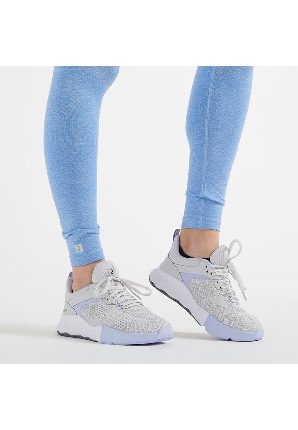DOMYOS - Buty fitness damskie Domyos 520. Kolor: szary, niebieski, wielokolorowy. Materiał: mesh, kauczuk. Sezon: zima, lato. Sport: fitness