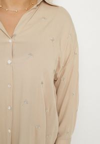 Born2be - Beżowa Koszula z Wiskozą w Drobne Hafty Navellea. Okazja: na co dzień. Kolekcja: plus size. Kolor: beżowy. Materiał: wiskoza. Długość rękawa: długi rękaw. Długość: długie. Wzór: haft. Styl: klasyczny, casual, elegancki #3
