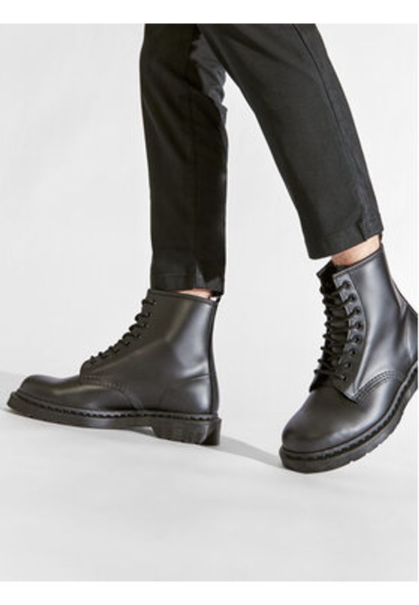 Dr. Martens Glany 1460 Mono 14353001 Czarny. Kolor: czarny. Materiał: skóra