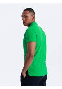 Ombre Clothing - Męska koszulka polo jednokolorowa BASIC z dzianiny pique - neonowa zieleń V25 OM-POBS-0100 - XXL. Okazja: na co dzień. Typ kołnierza: polo. Kolor: zielony. Materiał: dzianina. Wzór: aplikacja, jednolity, haft. Styl: sportowy, wizytowy, casual #6