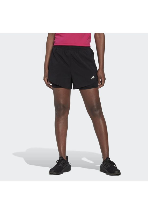 Adidas - AEROREADY Made for Training Minimal Two-in-One Shorts. Kolor: czarny, wielokolorowy, biały. Materiał: poliester. Sport: bieganie