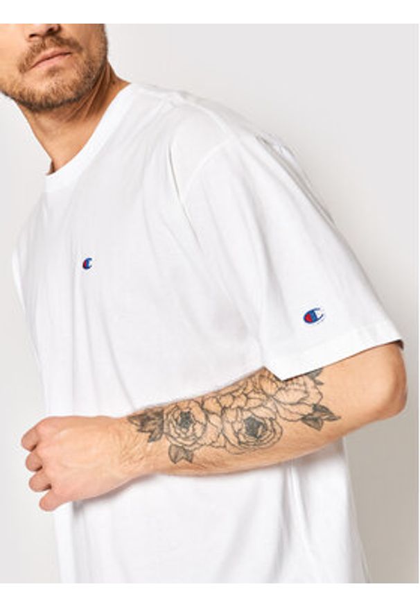 Champion T-Shirt Small C Logo 216548 Biały Muscle Fit. Kolor: biały. Materiał: bawełna