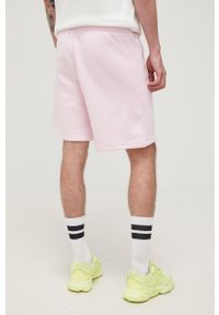 adidas Originals szorty męskie kolor różowy. Okazja: na co dzień. Kolor: różowy. Materiał: bawełna, poliester, dzianina. Wzór: aplikacja. Styl: casual #3